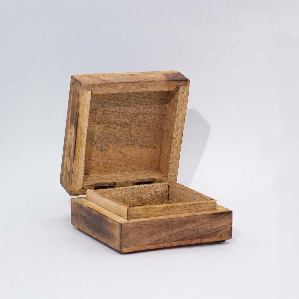 Hop Hare — Petite boîte à bijoux en bois de manguier