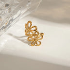 Bague Floraison libre en acier doré : deux fleurs ajourées, vue 2