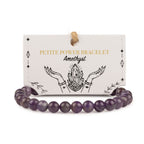 Bracelet Lueurs libres en améthyste sur sa carte illustrée