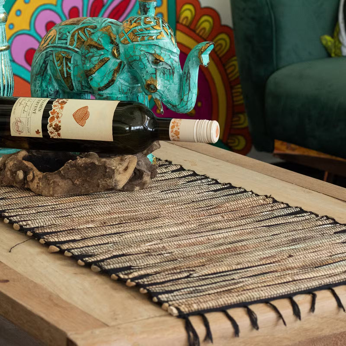 Chemin de table en fibres naturelles et noir, avec franges ; accessoires non inclus