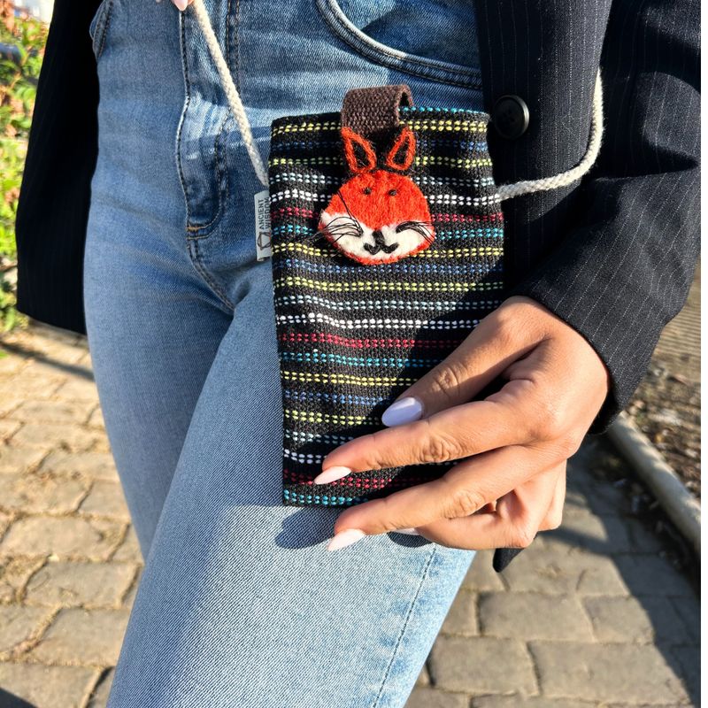 Pochette téléphone rayée avec petit renard en feutre